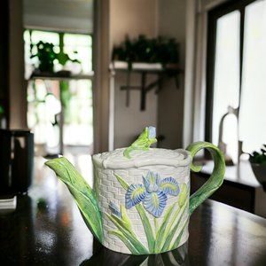 Vintage OCI Omnibus Embossed Floral Iris 35oz Teapot